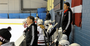 Latvijas hokejistes atgriežas A grupā