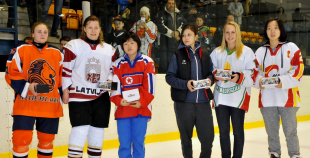 2014 PČS Latvijas hokejistes noslēdz pasaules čempionātu ar uzvaru