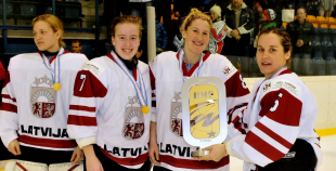 2014 PČS Latvijas hokejistes noslēdz pasaules čempionātu ar uzvaru