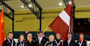 2014 PČS Latvijas hokejistes noslēdz pasaules čempionātu ar uzvaru