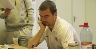 2014 LČ HK "Liepāja" hokejisti nodod asinis un ziedo Dzemdību nodaļai