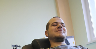 2014 LČ HK "Liepāja" hokejisti nodod asinis un ziedo Dzemdību nodaļai