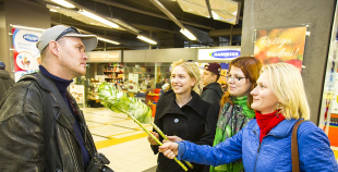 Atklāj hokeja klubam "Liepāja" veltītu fotoizstādi
