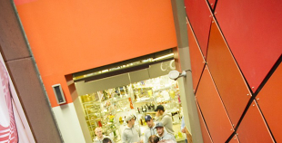 Atklāj hokeja klubam "Liepāja" veltītu fotoizstādi