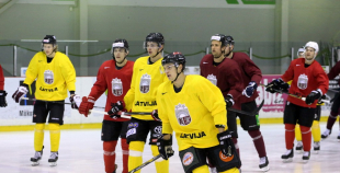2014 Latvijas izlase aizvada pirmo treniņu galvenā trenera Aleksandra Beļavska vadībā