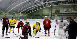 2014 Latvijas izlase aizvada pirmo treniņu galvenā trenera Aleksandra Beļavska vadībā