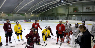 2014 Latvijas izlase aizvada pirmo treniņu galvenā trenera Aleksandra Beļavska vadībā