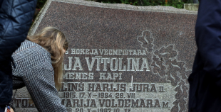 "Klusējošo hokeja kareivju" piemiņas gājiens 