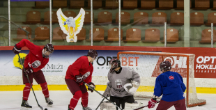 Latvijas U-20 nacionālās izlases kandidāti aizvada pirmo ledus treniņu