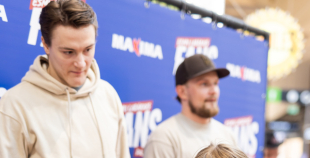 Latvijas izlases hokejisti un treneri tiekas ar līdzjutējiem!