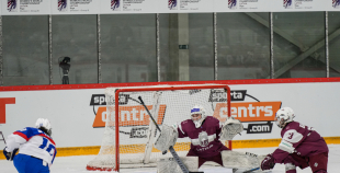 Latvijas sieviešu izlase Pasaules čempionāta atklāšanas mačā piekāpjas Slovākijai