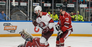 Hokeja leģendu spēles pamatlaiks noslēdzas ar draudzīgu neizšķirtu