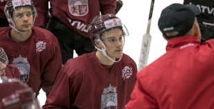 Latvijas izlases treniņnometnei pievienojušies Kaspars Daugaviņš un Kristaps Sotnieks