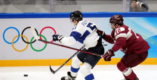 Latvija hokeja izlase sīvā cīņā atzīst Somijas pārākumu