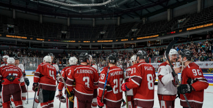 Hokeja leģendu spēles pamatlaiks noslēdzas ar draudzīgu neizšķirtu