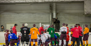 Hārtlija vadībā Latvijas valstsvienība aizvada treniņu; nosaukts arī izlases kapteinis turnīram Minskā