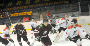 FOTO: Latvijas U-20 izlase Ventspils turnīru sāk ar zaudējumu austriešiem 