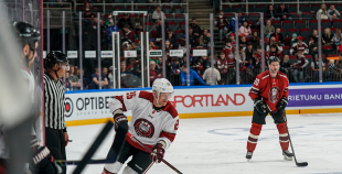 Hokeja leģendu spēles pamatlaiks noslēdzas ar draudzīgu neizšķirtu