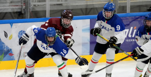 Latvijas izlase sagrauj Itāliju un iekļūst Jaunatnes olimpiādes pusfinālā