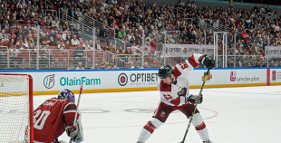 Hokeja leģendu spēles pamatlaiks noslēdzas ar draudzīgu neizšķirtu