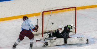 FOTO: Latvijas hokeja izlase gatavojas Pekinas olimpiskajām spēlēm