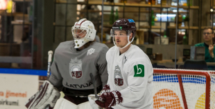 Latvijas hokeja izlase “Akropoles” ledus arēnā aizvadījusi pēdējo treniņu pirms došanās uz pasaules čempionātu 