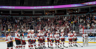 Hokeja leģendu spēles pamatlaiks noslēdzas ar draudzīgu neizšķirtu