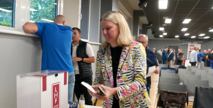 Aigars Kalvītis pārliecinoši ievēlēts par Latvijas Hokeja federācijas prezidentu