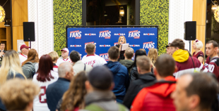 Latvijas izlases hokejisti un treneri tiekas ar līdzjutējiem!