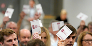 Aigars Kalvītis pārliecinoši ievēlēts par Latvijas Hokeja federācijas prezidentu