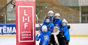 Lieliskā atmosfērā aizvadīts meiteņu turnīrs Tukumā