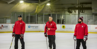 Hārtlija vadībā Latvijas valstsvienība aizvada treniņu; nosaukts arī izlases kapteinis turnīram Minskā