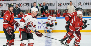 Hokeja leģendu spēles pamatlaiks noslēdzas ar draudzīgu neizšķirtu