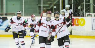 Latvijas nacionālā izlase treniņspēlē uzveic Latvijas U-18 valstsvienību