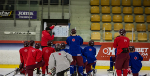 Latvijas U-20 nacionālās izlases kandidāti aizvada pirmo ledus treniņu