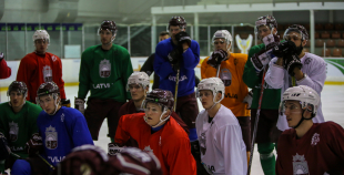 Latvijas hokeja izlase aizvada pirmo treniņu pirms gaidāmā turnīra Francijā