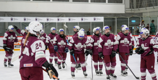 Latvijas sieviešu izlase Pasaules čempionāta atklāšanas mačā piekāpjas Slovākijai