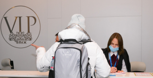 FOTO: Latvijas hokeja izlases dodas uz Pekinas olimpiskajām spēlēm