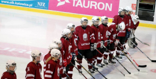 Latvijas sieviešu izlase turnīru Polijā sāk ar 7:2 uzvaru pār Ungārijas U-19 izlasi