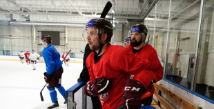 FOTO: Merzļikins un Latvijas hokeja izlases treniņš