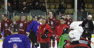 Hokeja diena: Jautrā un pozitīvā gaisotnē noslēdzies Latvijas izlases atklātais treniņš