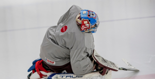 FOTO: Latvijas izlase pilnā sastāvā "slīpē" vairākumu