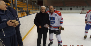 FOTO: Veterānu čempionāta uzvarētāju apbalvošana 