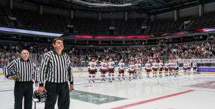 Hokeja leģendu spēles pamatlaiks noslēdzas ar draudzīgu neizšķirtu