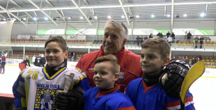 Hokeja diena: Jautrā un pozitīvā gaisotnē noslēdzies Latvijas izlases atklātais treniņš