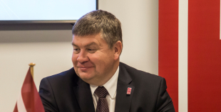 Latvijas Hokeja federācija un Baltkrievijas Hokeja federācija paraksta līgumu par 2021.gada PČ organizēšanu