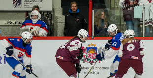 Latvijas sieviešu izlase Pasaules čempionāta atklāšanas mačā piekāpjas Slovākijai