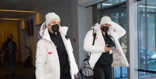 FOTO: Latvijas hokeja izlases dodas uz Pekinas olimpiskajām spēlēm