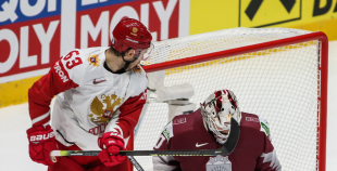 Latvijas hokeja izlase sīvā cīņā atzīst Krievijas valstsvienības pārākumu 