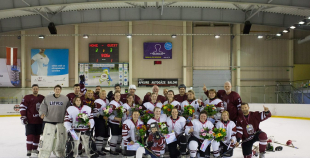 Jautrā gaisotnē aizvadīta Starptautiskā meiteņu hokeja diena